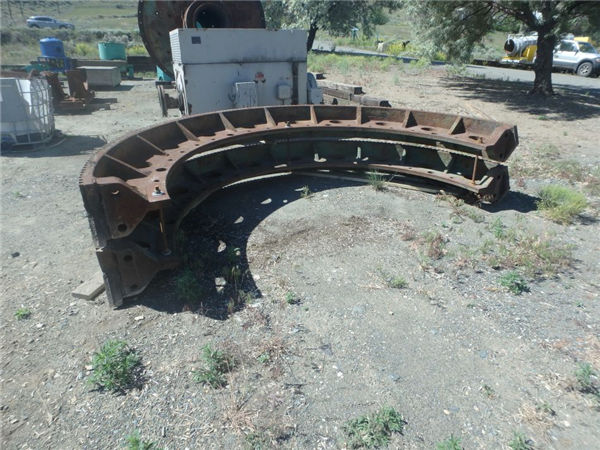Canadian Allis Chalmers 9' X 7' (2.7m X 2m) Ball Mill, 400 Hp)
